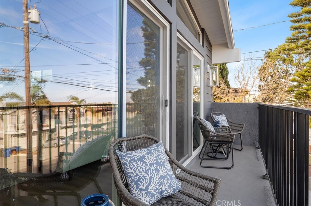 1727 Wollacott St, Redondo Beach CA  90278-2835 exterior