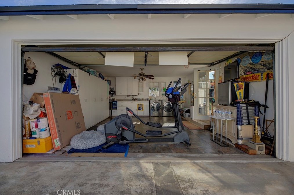 204 Walnut Ave, El Segundo CA  90245-2353 exterior