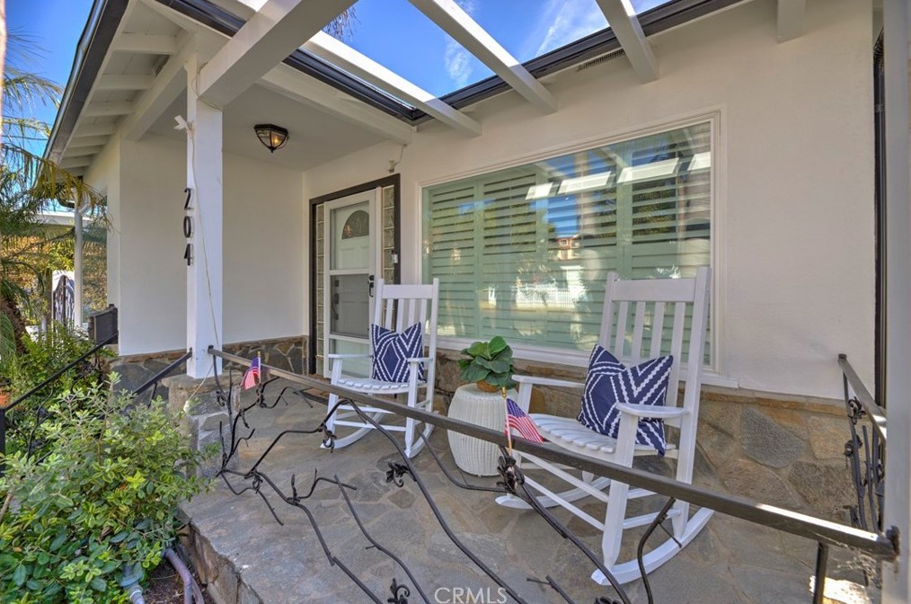 204 Walnut Ave, El Segundo CA  90245-2353 exterior