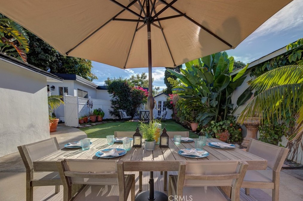 204 Walnut Ave, El Segundo CA  90245-2353 exterior