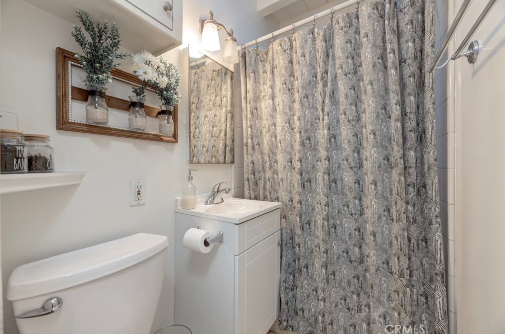 204 Walnut Ave, El Segundo CA  90245-2353 exterior