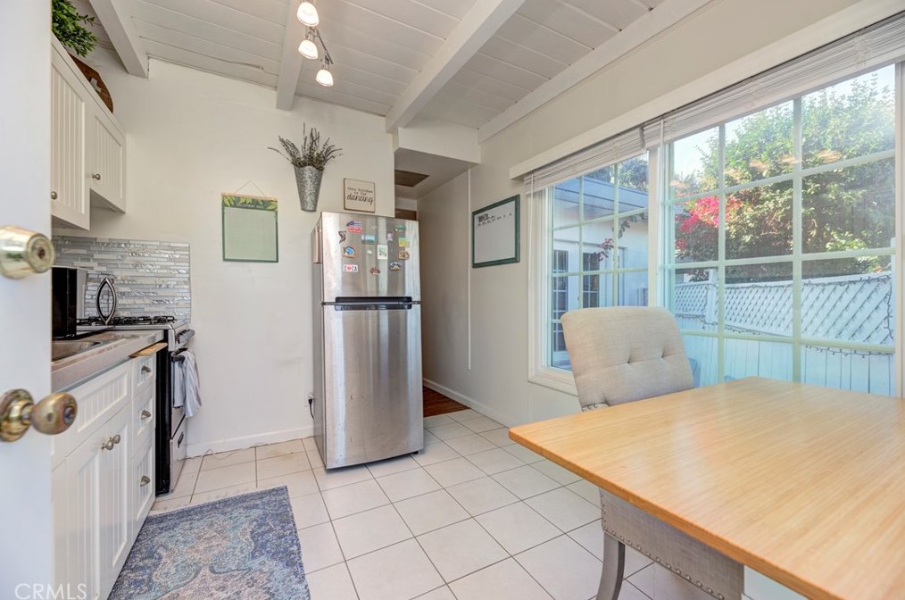 204 Walnut Ave, El Segundo CA  90245-2353 exterior