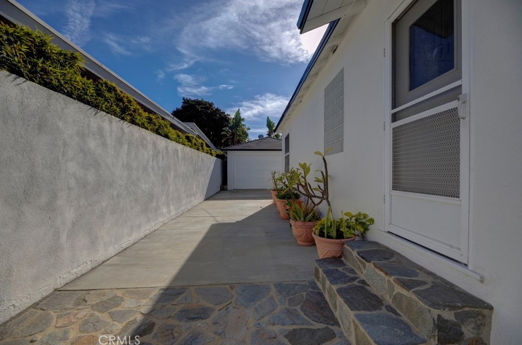 204 Walnut Ave, El Segundo CA  90245-2353 exterior