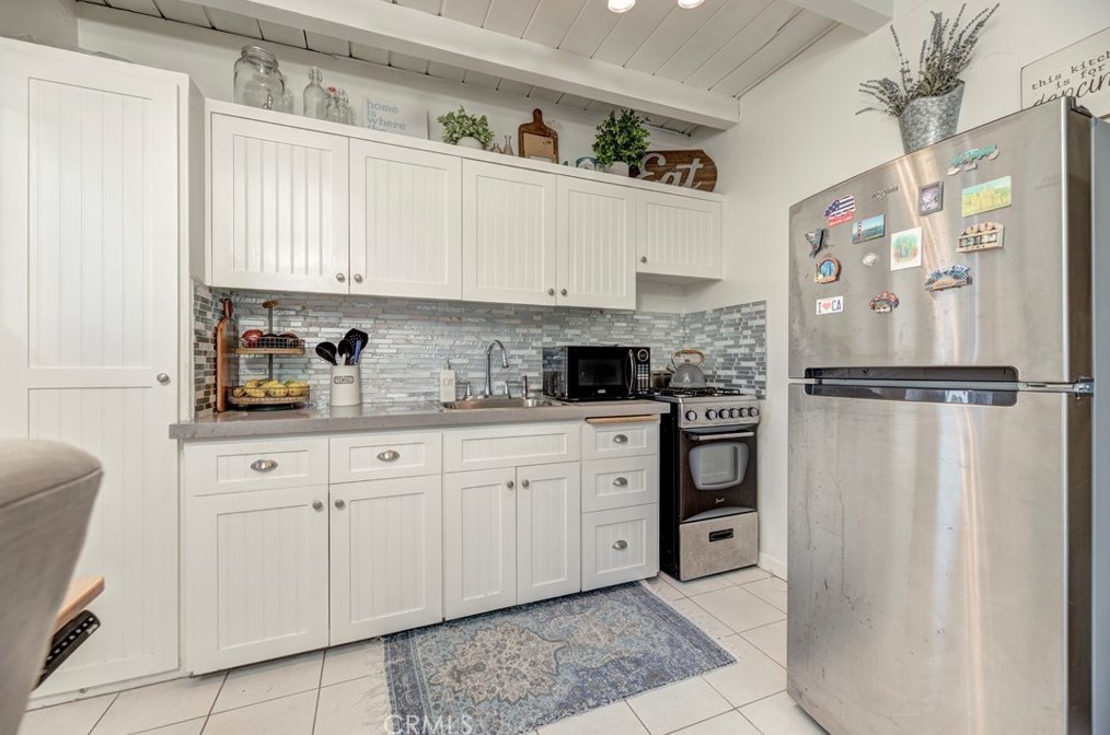 204 Walnut Ave, El Segundo CA  90245-2353 exterior