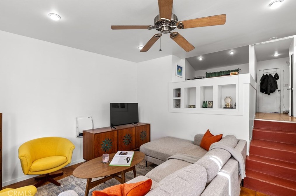 729 Maltman Ave, Los Angeles CA  90026-3550 exterior