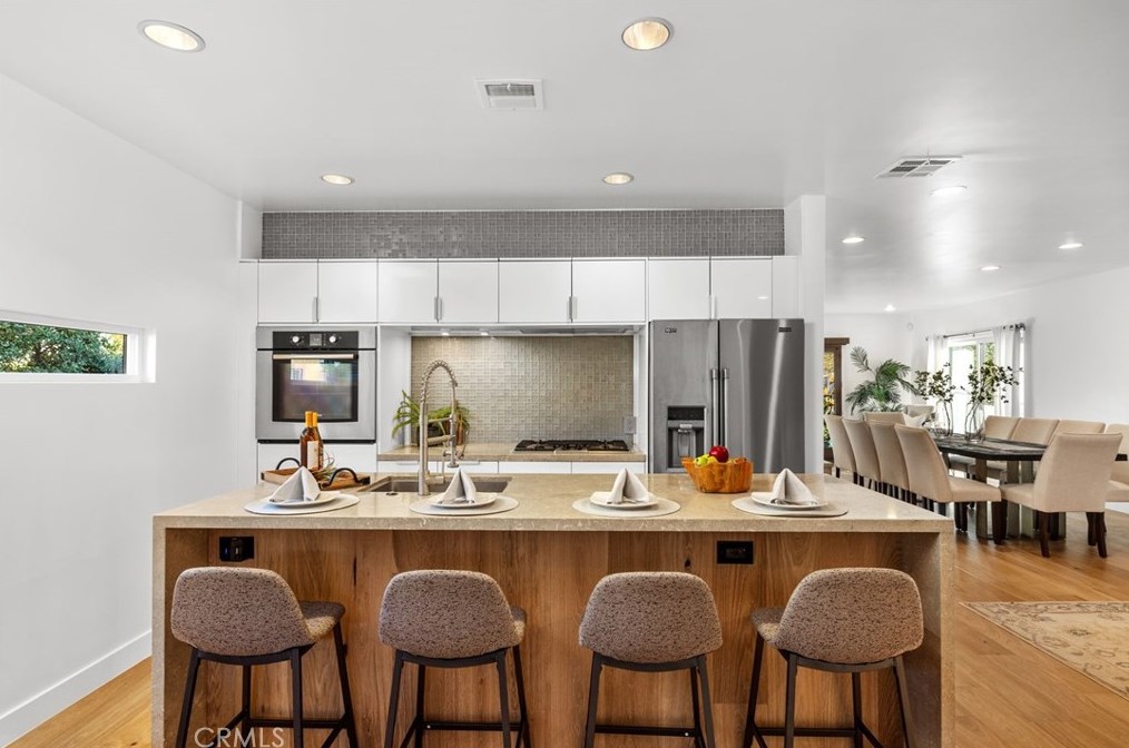 729 Maltman Ave, Los Angeles CA  90026-3550 exterior