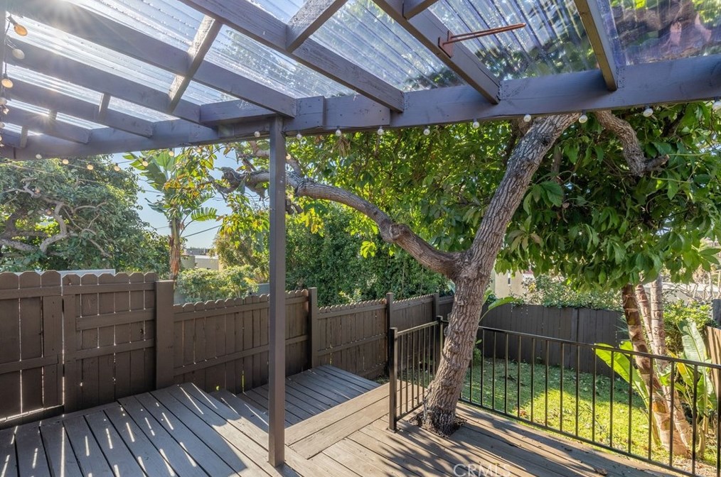 729 Maltman Ave, Los Angeles CA  90026-3550 exterior