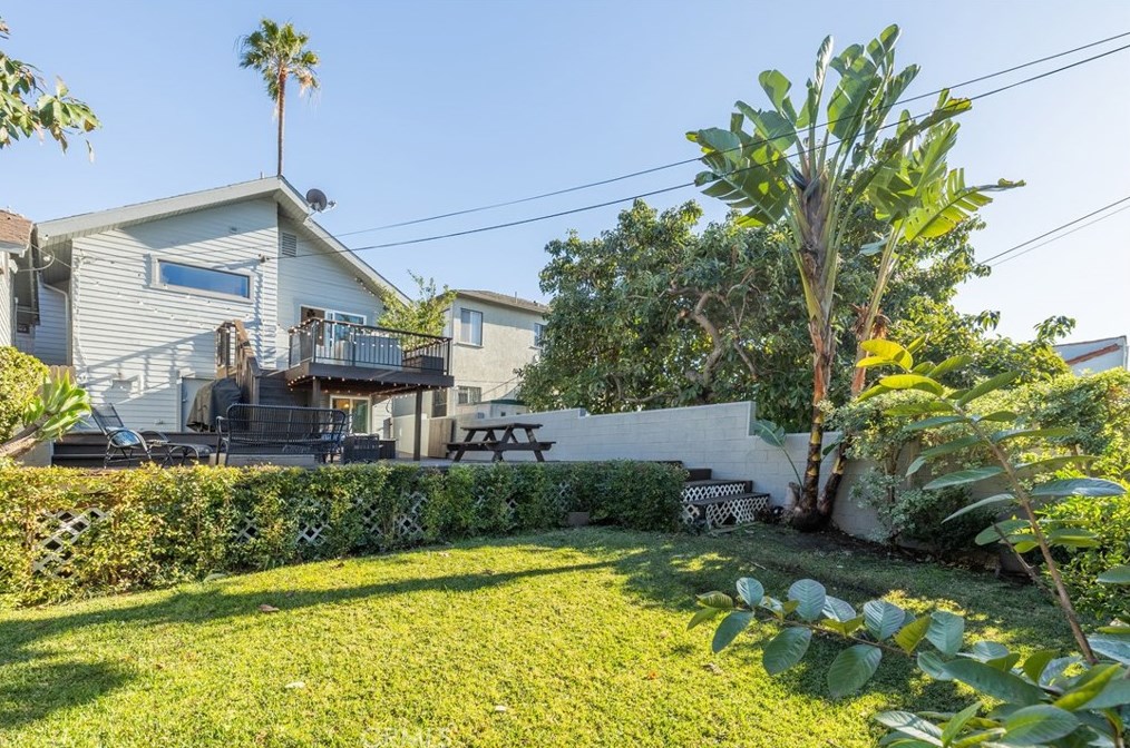 729 Maltman Ave, Los Angeles CA  90026-3550 exterior
