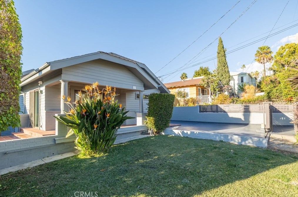 729 Maltman Ave, Los Angeles CA  90026-3550 exterior