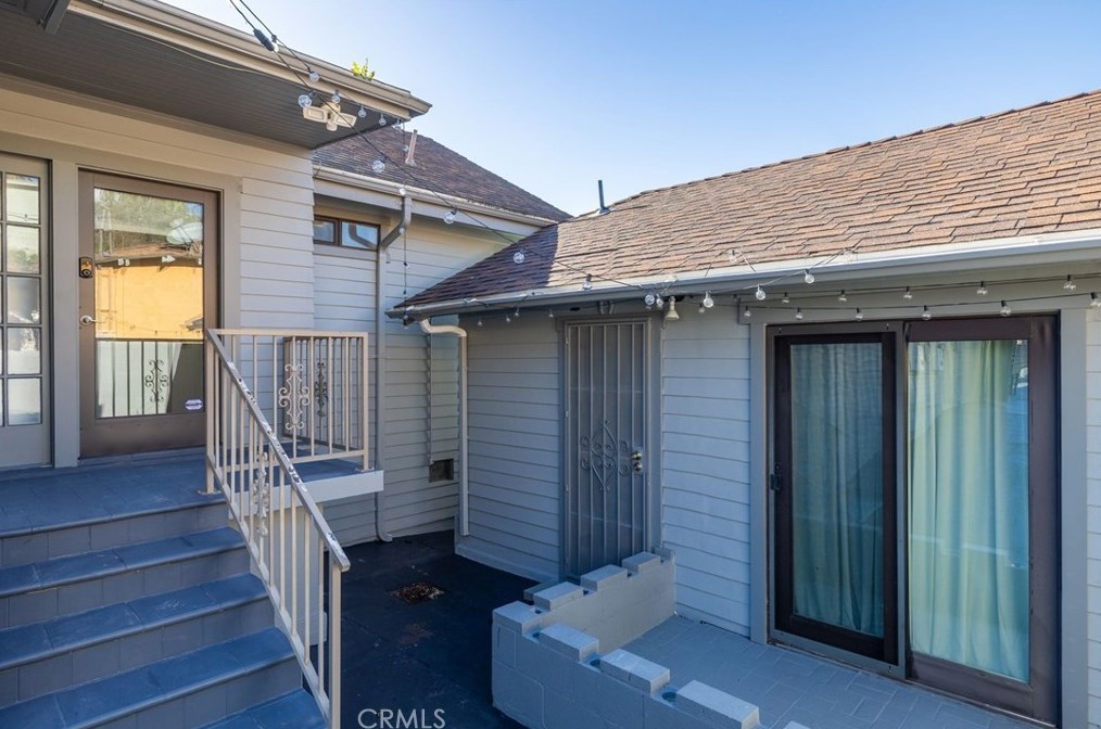 729 Maltman Ave, Los Angeles CA  90026-3550 exterior
