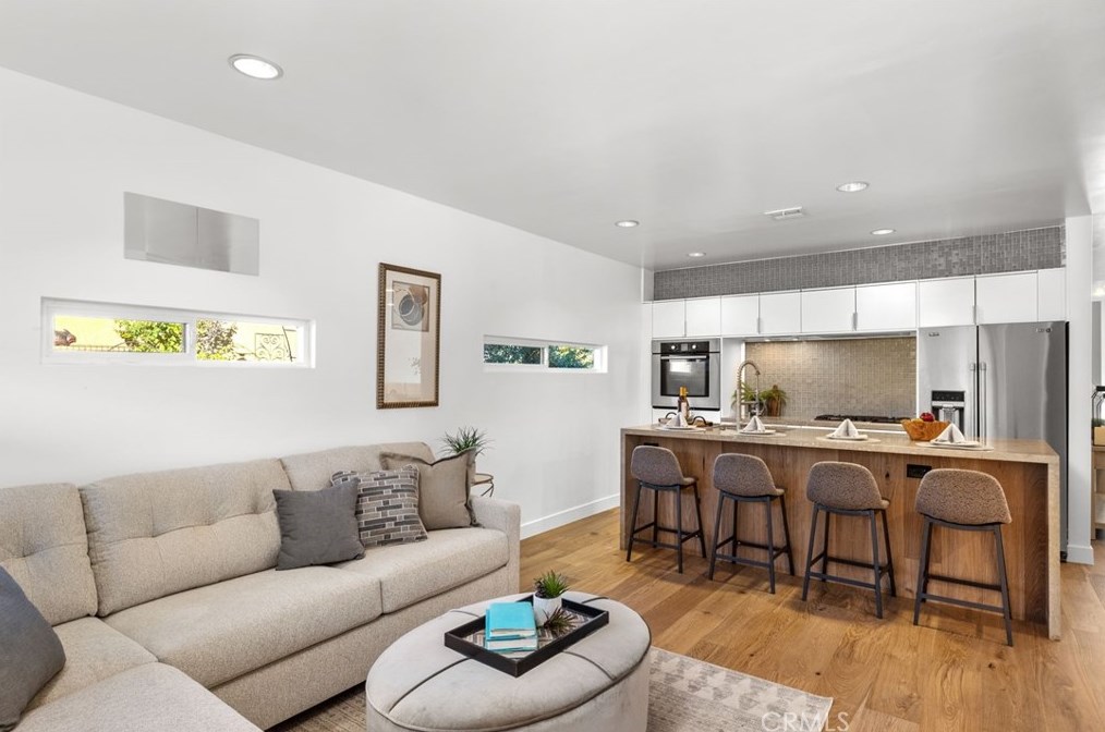 729 Maltman Ave, Los Angeles CA  90026-3550 exterior