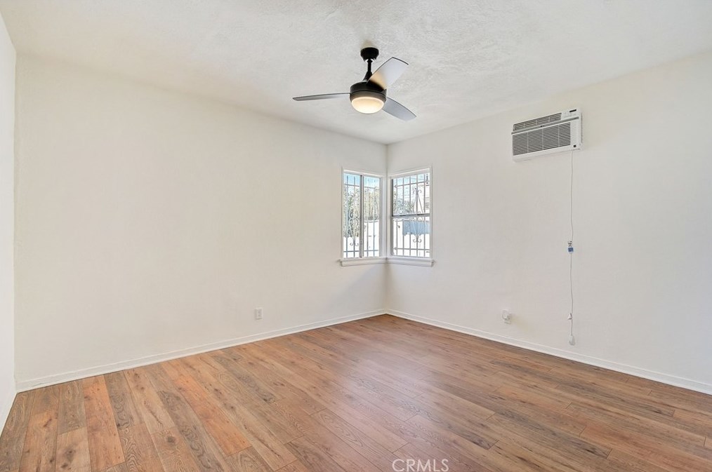6233 Van Ness Ave, Los Angeles CA  90047-1665 exterior