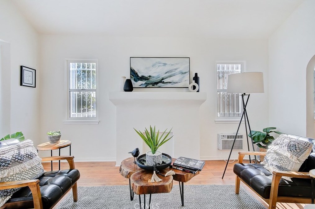 6233 Van Ness Ave, Los Angeles CA  90047-1665 exterior