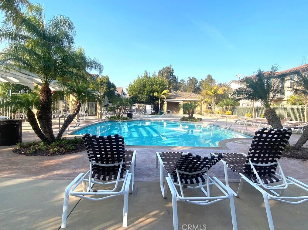 2889 Plaza Del Amo, Torrance CA  90503-7377 exterior