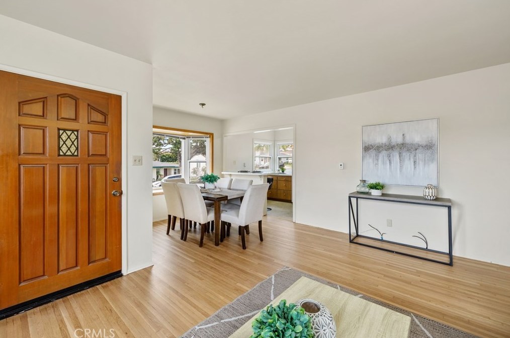 1318 Helberta Ave, Redondo Beach CA  90277-5130 exterior