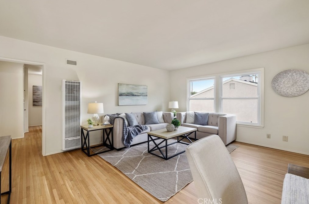 1318 Helberta Ave, Redondo Beach CA  90277-5130 exterior