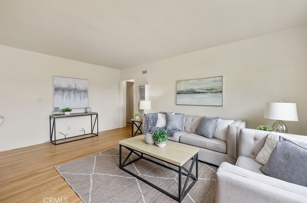 1318 Helberta Ave, Redondo Beach CA  90277-5130 exterior