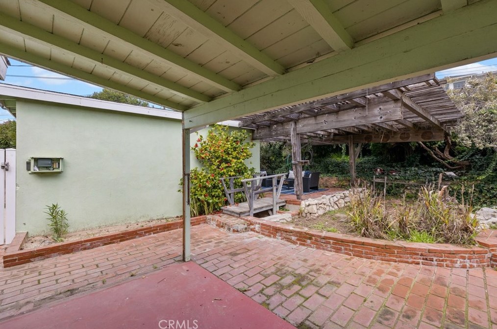 1318 Helberta Ave, Redondo Beach CA  90277-5130 exterior