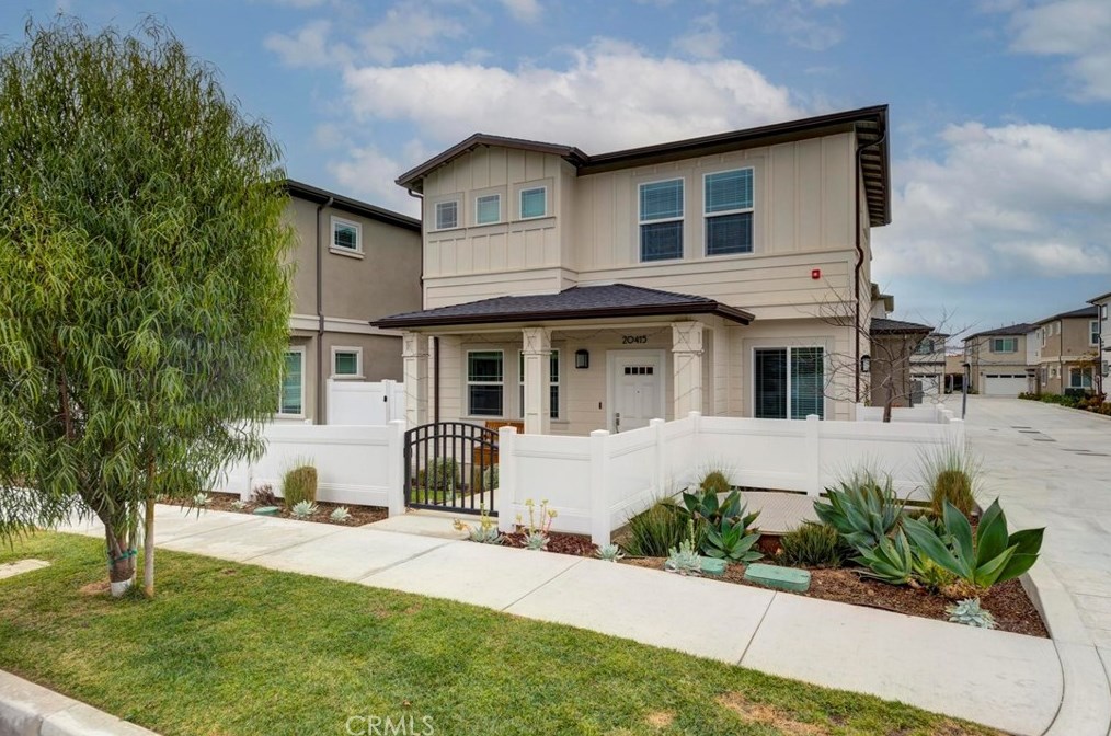 20415 Earl St, Torrance CA  90503-2415 exterior