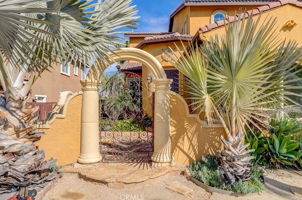 36260 Redbud Ln, Murrieta CA  92562-4382 exterior