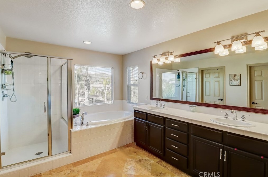 36260 Redbud Ln, Murrieta CA  92562-4382 exterior