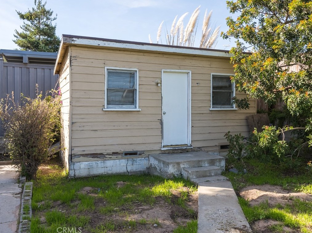 425 Maple Ave, El Segundo CA 90245-3321 exterior