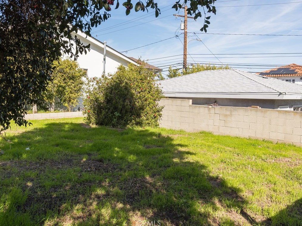 425 Maple Ave, El Segundo CA 90245-3321 exterior