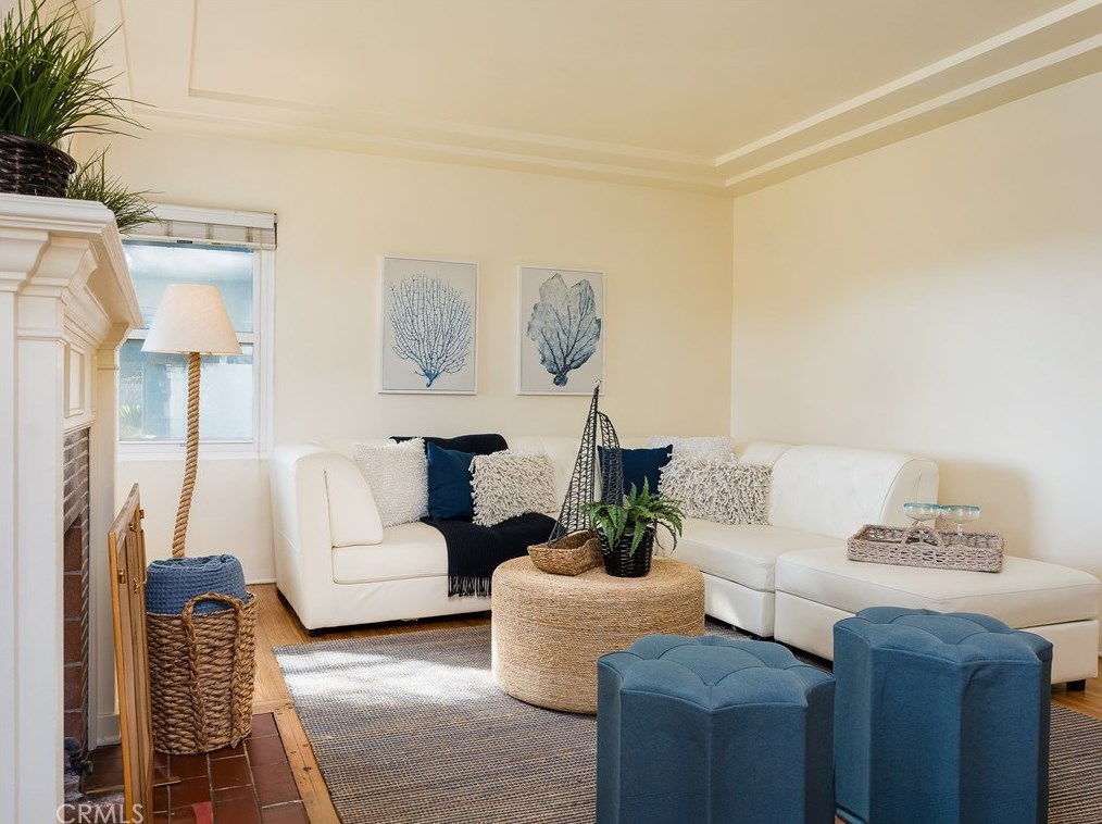 425 Maple Ave, El Segundo CA 90245-3321 exterior