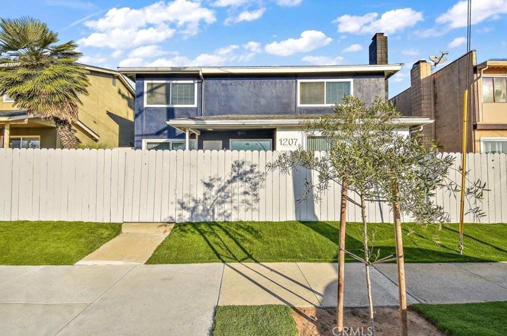1207 Beryl St, Redondo Beach CA  90277-2432 exterior