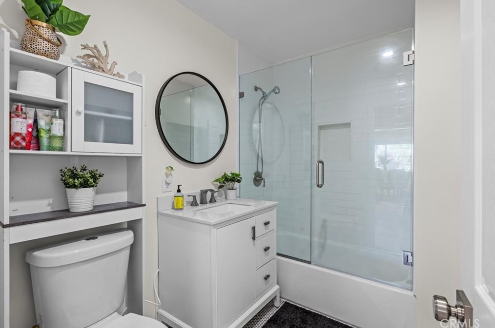 826 104th St, Los Angeles CA  90044-4408 exterior