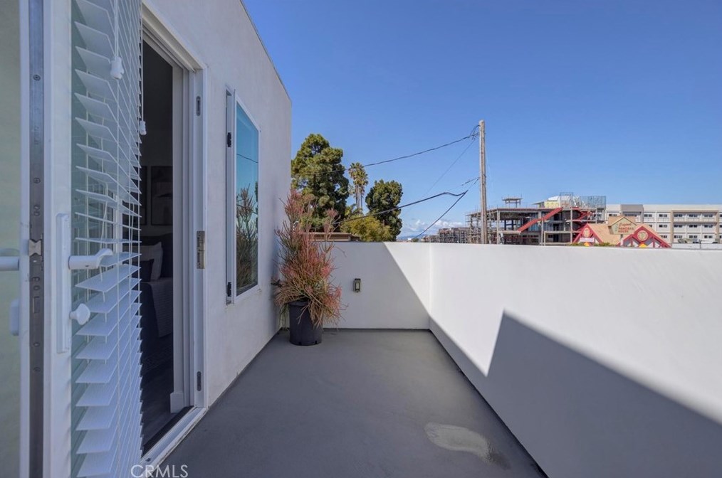 6160 Pacific Coast Hwy, Redondo Beach CA  90277-5907 exterior