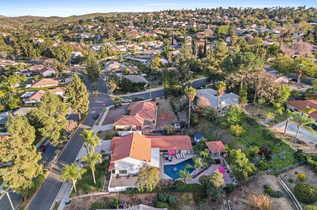 1510 Country Club Dr, Riverside CA  92506-3613 exterior