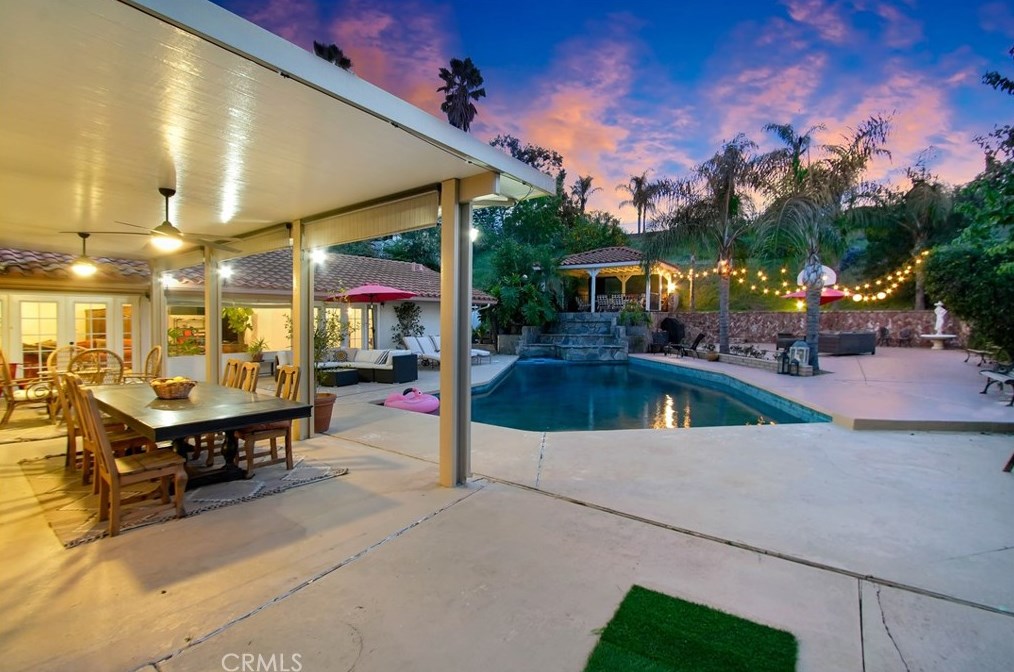 1510 Country Club Dr, Riverside CA  92506-3613 exterior