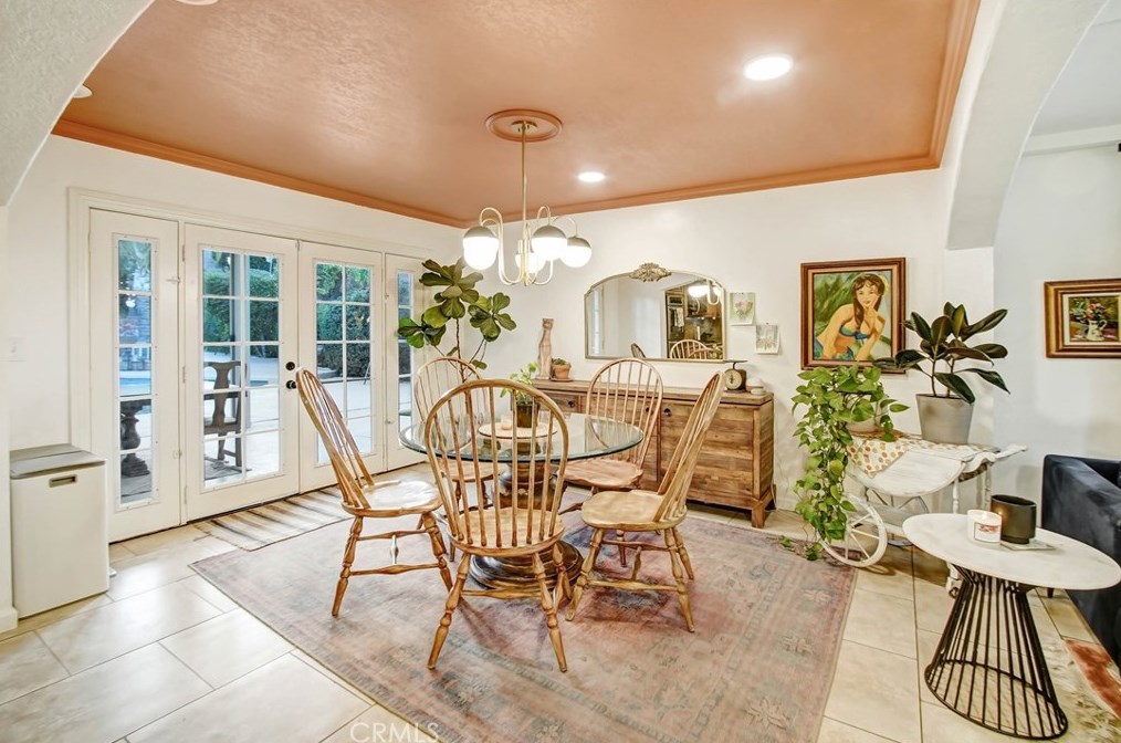 1510 Country Club Dr, Riverside CA  92506-3613 exterior