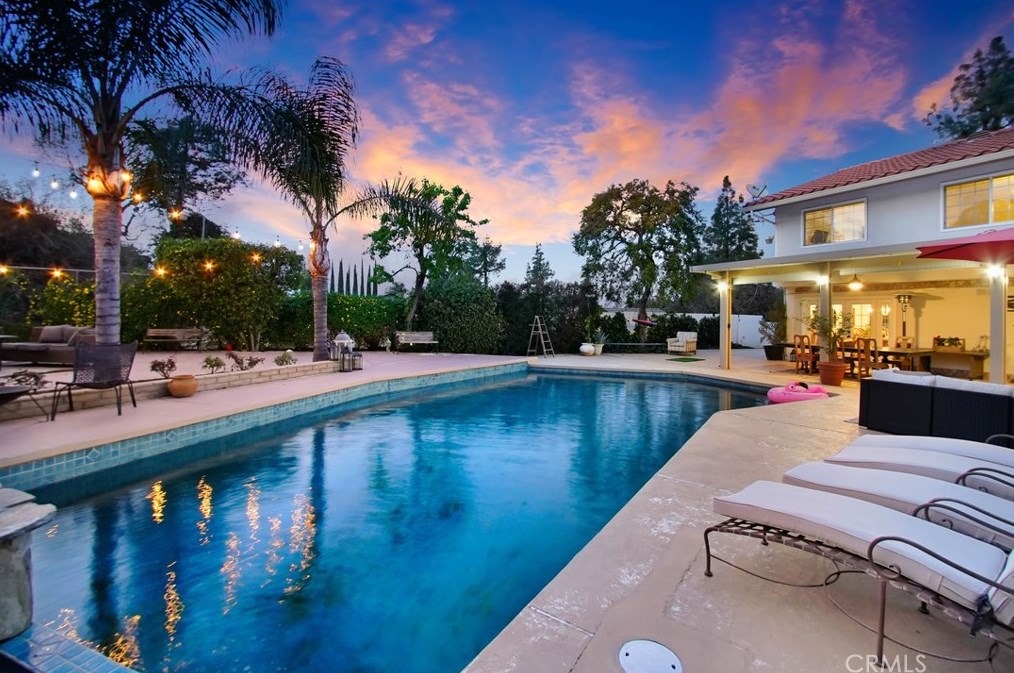 1510 Country Club Dr, Riverside CA  92506-3613 exterior