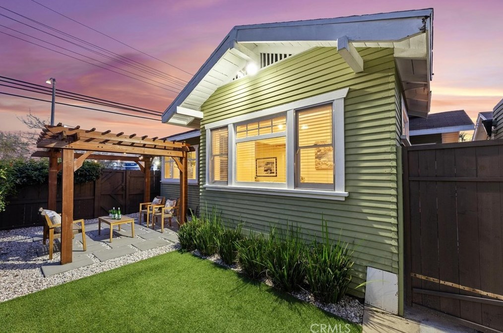 1641 10th St, Long Beach CA  90813-5035 exterior