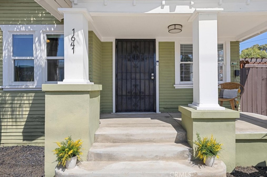 1641 10th St, Long Beach CA  90813-5035 exterior