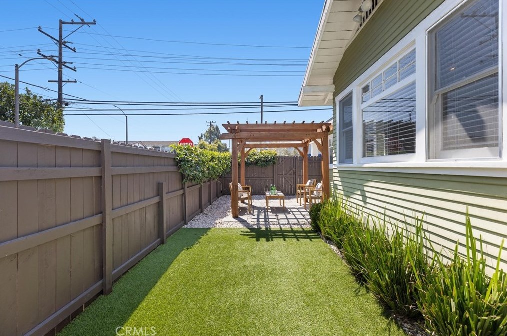 1641 10th St, Long Beach CA  90813-5035 exterior