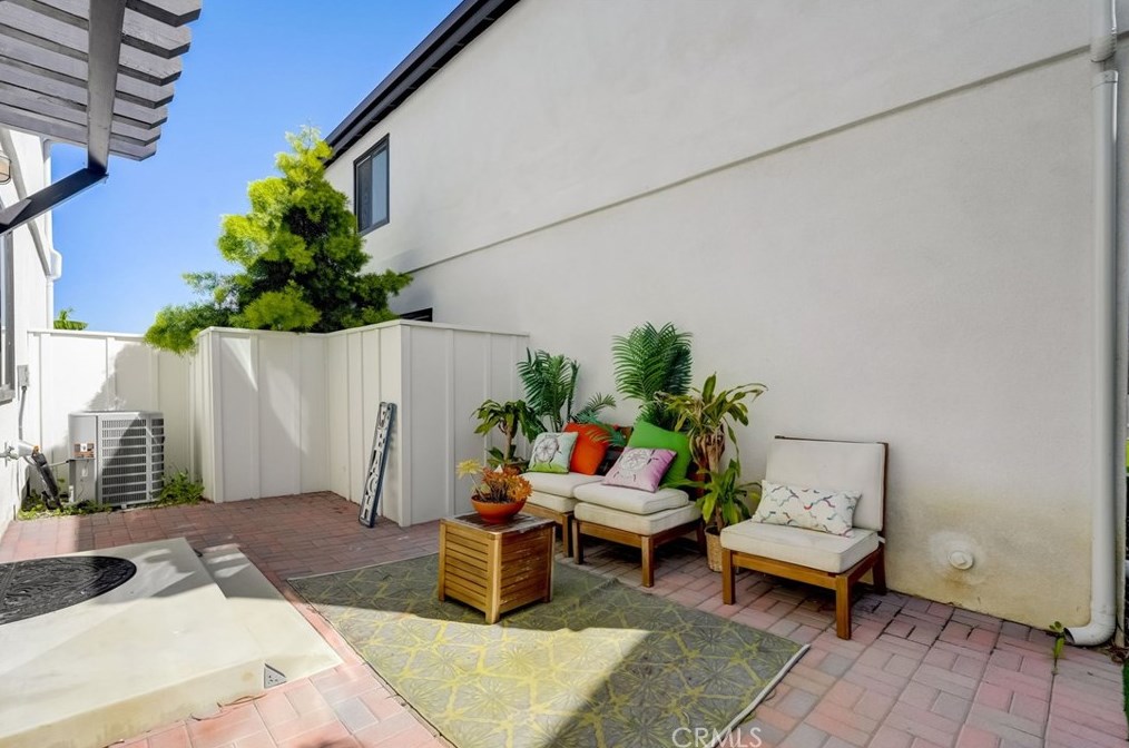 24236 Ocean Ave, Torrance CA  90505-6428 exterior