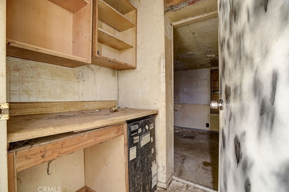 21036 Shearer Ave, Long Beach CA  90745-1234 exterior