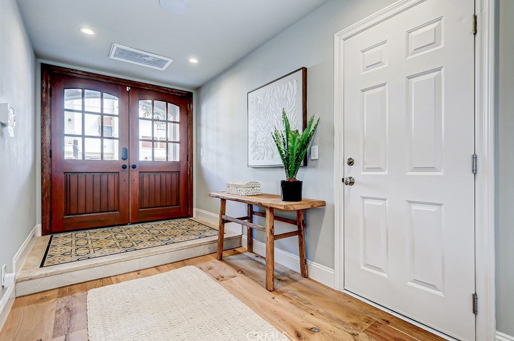 303 7th St, Manhattan Beach CA  90266-5681 exterior