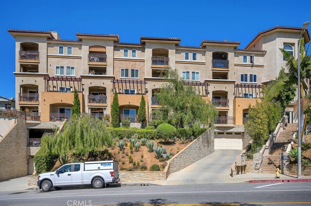 6221 Monterey Rd, Los Angeles CA  90042-4093 exterior