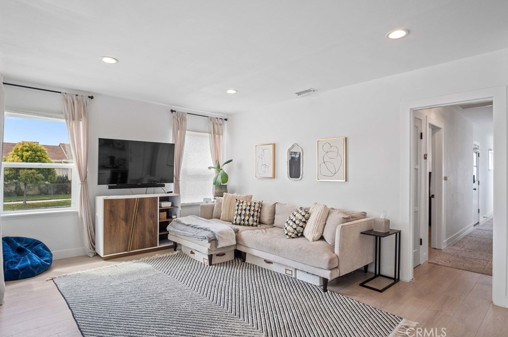 3755 59th Pl, Los Angeles CA  90043-2921 exterior