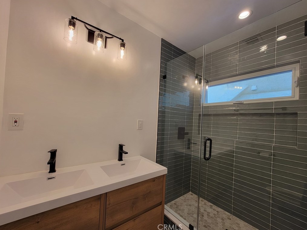 625 31 St, Long Beach CA 90806-1301 exterior