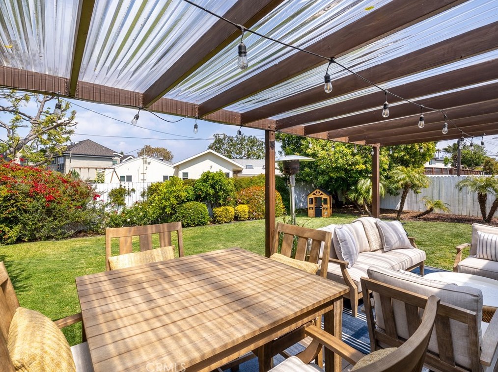 7822 Boeing Ave, Los Angeles CA  90045-3120 exterior