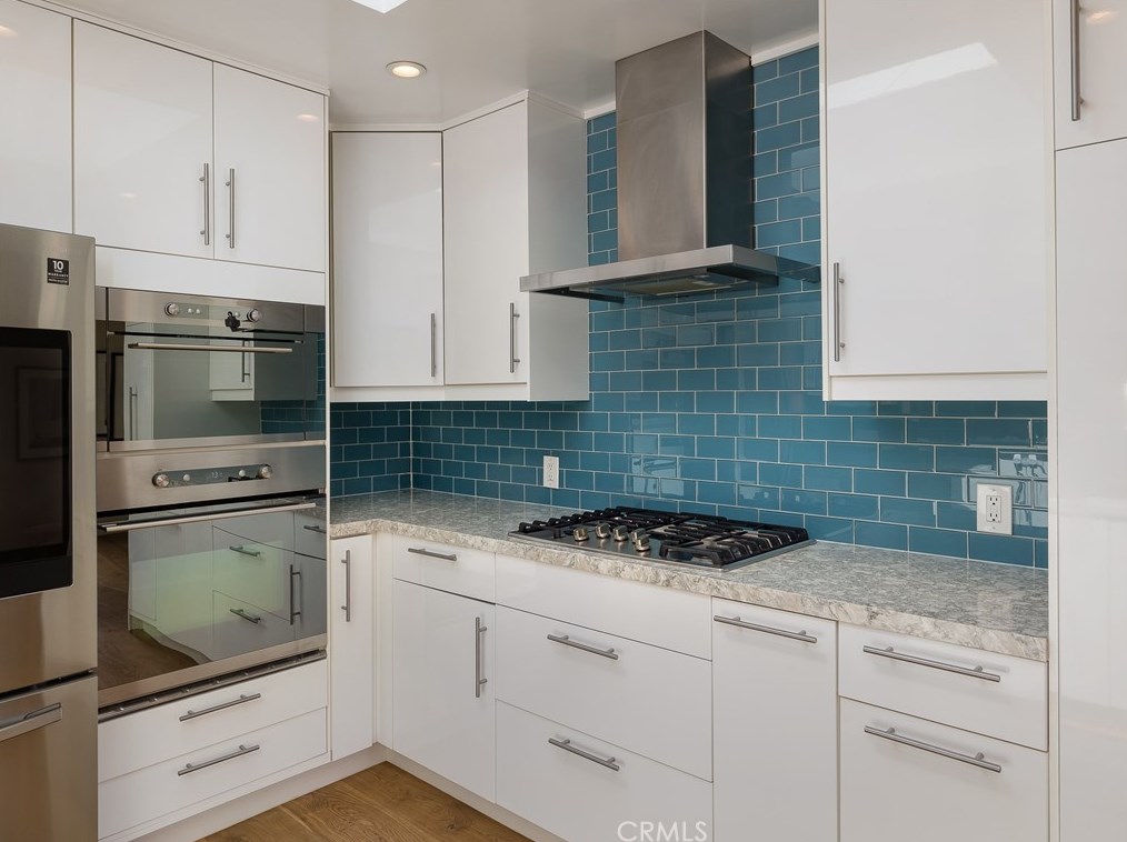 7822 Boeing Ave, Los Angeles CA  90045-3120 exterior