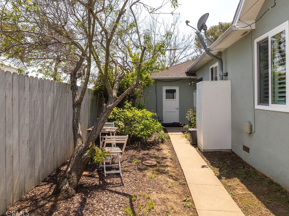 7822 Boeing Ave, Los Angeles CA  90045-3120 exterior