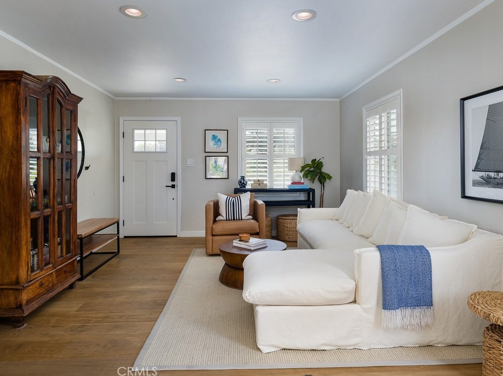 7822 Boeing Ave, Los Angeles CA  90045-3120 exterior