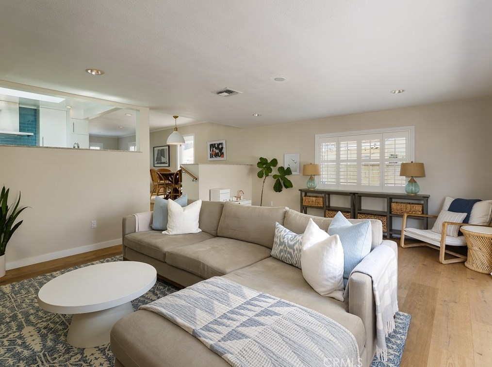 7822 Boeing Ave, Los Angeles CA  90045-3120 exterior