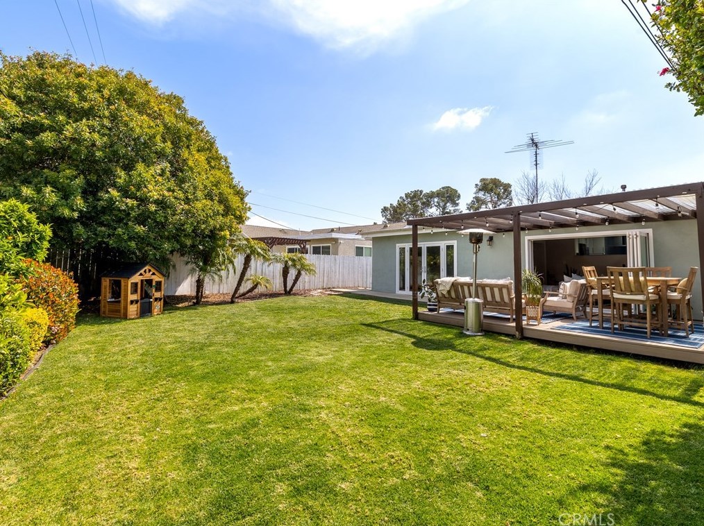 7822 Boeing Ave, Los Angeles CA  90045-3120 exterior